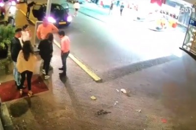 O mało nie umarł podczas kolacji w restauracji! Kelner uratował mu życie!