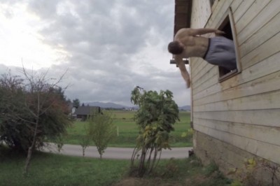 Niesamowity pokaz skoków przez wygimnastykowanego gościa!