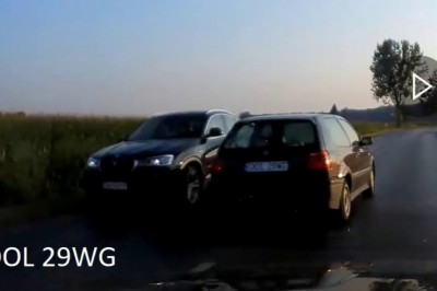 Pirat drogowy w starym Golfie leci na czołówkę! Za takie coś tylko zabierać prawko!