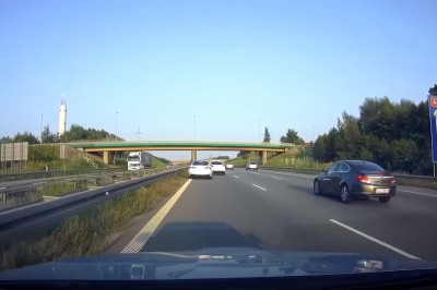 Popis skrajnej głupoty. Gdy masz wszystkich gdzieś i zatrzymujesz się na lewym pasie