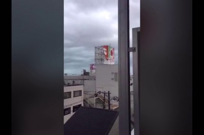 Tajfun Jebi nad ranem uderzył w Japonię. Prędkość wiatru przekroczyła 200 km/h