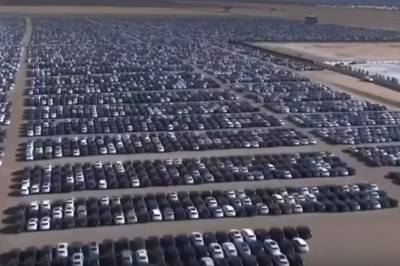 Setki tysięcy Volkswagenów i Audi na złom. Szokujący materiał z kalifornijskiej pustyni