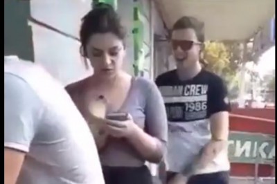 Chłopak dostaje mocny strzał z partyzanta od dziewczyny za wygłupy. Nie przypadł jej do gustu ten taniec