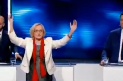 Padła na kolana i zaskoczyła wszystkich podczas debaty na prezydenta Warszawy. Tak się zostaję gwiazdą sieci 