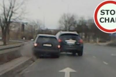 „Mad Max” taranuje Golfa, a sąd widzi tutaj tylko wykroczenie