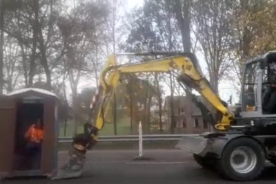 Kiedy Edek ma przerwę w Toi Toiu, ale pilnie musi się zobaczyć z kierownikiem budowy