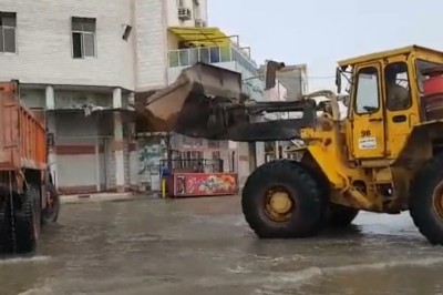 Edek i Mietek odwalili kawał roboty podczas powodzi. Chyba mają płacone za godzinę