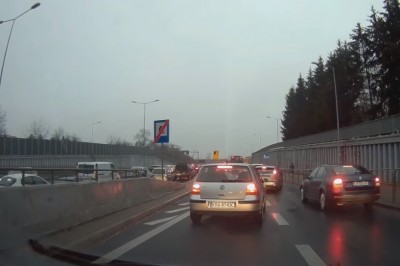 Tak wygląda poprawna jazda na zamek. Każdy szeryf powinien to zobaczyć