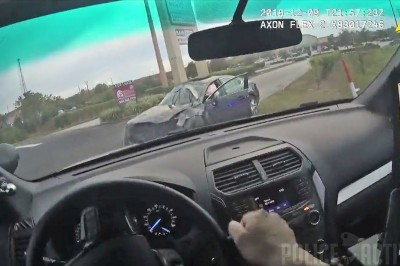 Nagranie z policyjnej kamery. 14-latek ukradł auto i dachował podczas pościgu