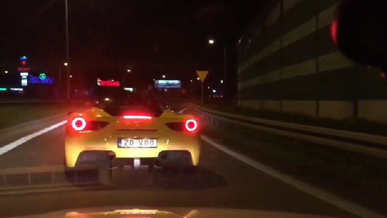 90 koni kontra 400,  czyli nietypowe spotkanie Ferrari na polskiej drodze