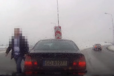 Prawo jazdy chyba w czipsach znaleźli. Nagranie ze spotkania dwóch cwaniaków