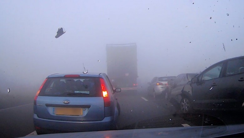 Tak się zaczynają karambole na autostradzie. Nagle mgła i nagranie wypadku