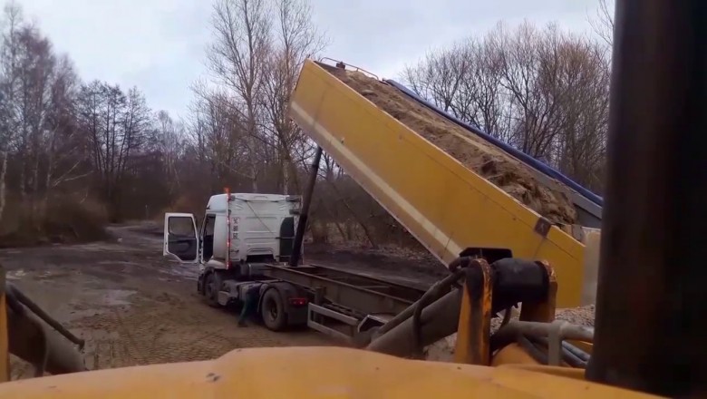 Edek trzasnął drzwiami i położył całego TIRa na bok - pechowy dzień kierowcy