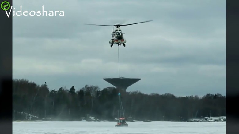 Mają rozmach. Wyciąganie zatopionego traktora za pomocą helikoptera