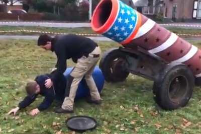 Mati wlazł do wielkiej beczki, a kumple wystrzelili go z ogromnej armaty