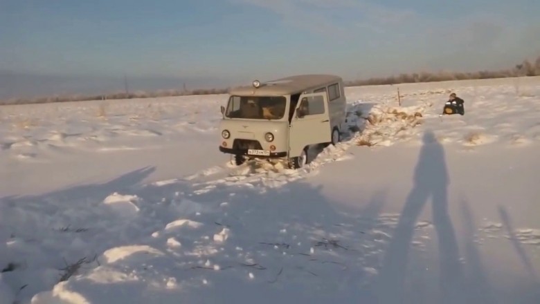 Edek mówiłem Ci, żebyś nie trzaskał drzwiami. Nowiuśkie auto zatopione