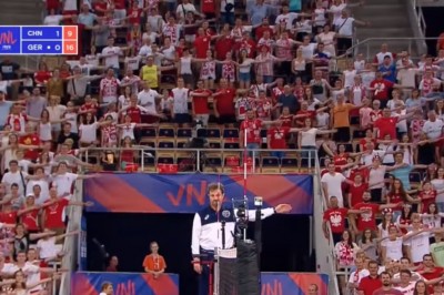 Polscy fani rozwalają system podczas meczu siatkówki Niemcy - Chiny 