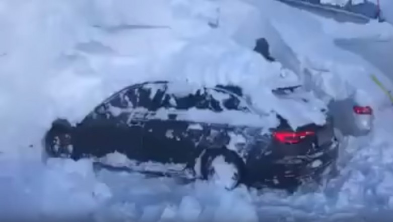 Audi z Quatrro zawsze daje radę. Wyjazd z hotelowego parkingu