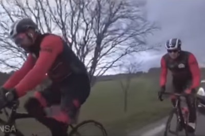 Kierowca rozjeżdża rowerzystów w trakcie kręcenia filmu dokumentalnego