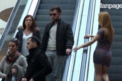 Piękna kobieta podrywa faceta w centrum handlowym. Reakcja jego żony jest idealna