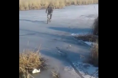 Dawaj Mati ten lód na pewno wytrzyma. A był już właściwie u brzegu