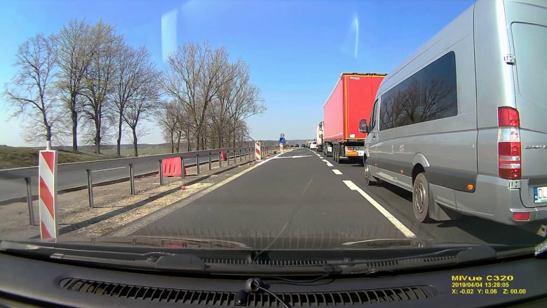 Szeryfów trzech i ich pokaz kultury. Kiedy w końcu nauczymy się jeździć na suwak?