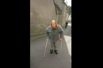 Konkretna jazda po środku wioski. Ziomek trafił na agresywną babeczkę