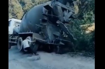 Edek został bohaterem na budowie. Gołymi rękoma wyciągnął betoniarkę