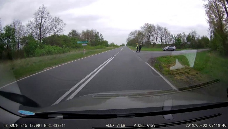 Typ w aucie kontra policjanci z Iskrą. Szybko im wyjaśnił dlaczego lepiej tym nie mierzyć