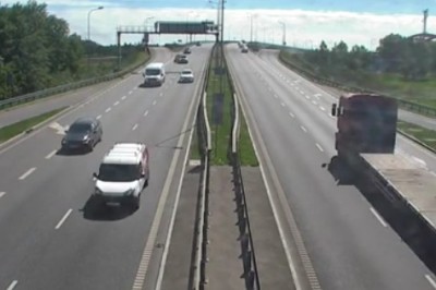 Moment dachowania w Gdańsku przed tunelem. Kierowca miał 1 promil alk.