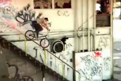 Zdzieranie betonu za pomocą twarzy, czyli dla czego warto mieć kask