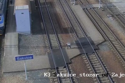 Potrącenie kobiety na stacji kolejowej w Czechach. Wbiegła wprost pod pociąg 