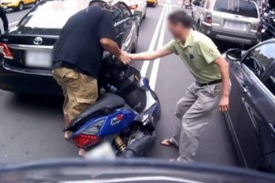 Gość na skuterze kontra kulturalny obywatel. Takiego finału się nie spodziewał