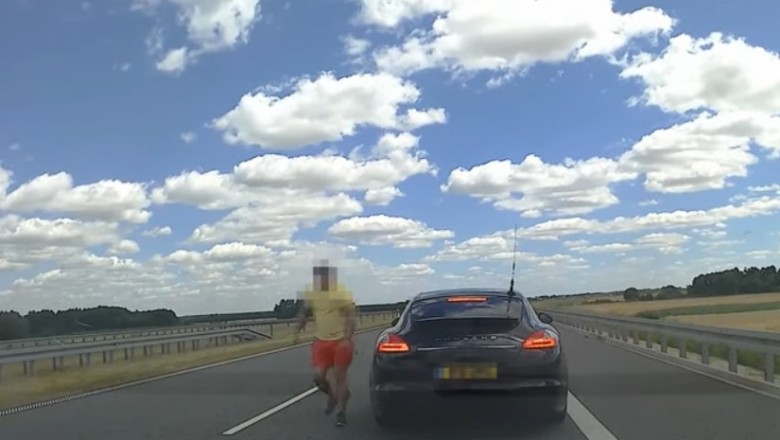 Mocna akcja na S8. Gość wyskoczył z Porsche i zaczął kopać auto