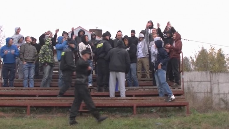 Stadionowi kibole Piasta Chęciny kontra policjanci. Chyba ich trochę poniosło