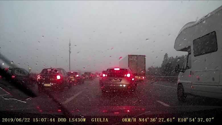 Majty do wymiany. Gdy natrafiasz na gradobicie jadąc autostradą