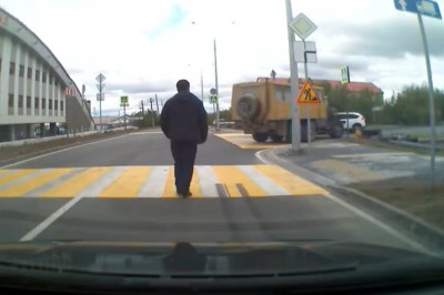 Dawaj Janusz możesz cofać. Czyli dziwna sytuacja na skrzyżowaniu