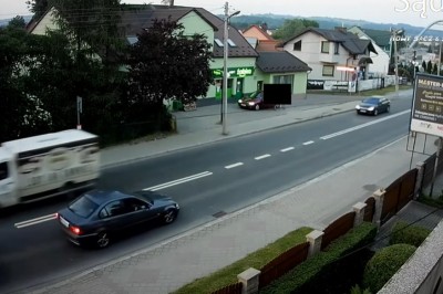 Kierowca BMW chciał wymusić odszkodowanie. Policja zobaczyła to nagranie