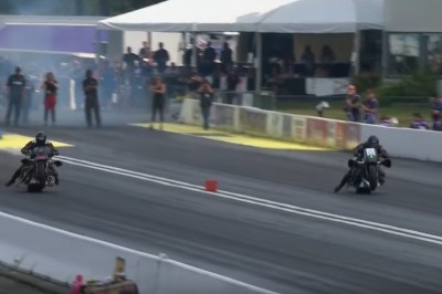 Motocyklista uderza w bandę przy prędkości 350 km/h. Impet uderzenia był potężny