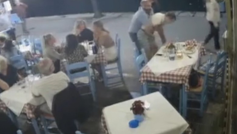 Kelner ratuje życie klientowi w restauracji. Miał sporo szczęścia