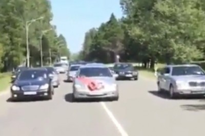 Dzwon z ciężarówką podczas weselnego przejazdu przez miasto