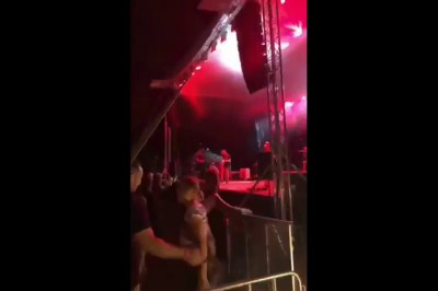 Kiedy koleżankę ponosi na imprezie, ale Ty obiecałaś jej pilnować 