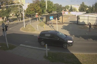 Janusz złodziej przyłapany przez monitoring miejski we Włocławku