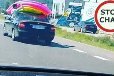 Mistrzowie transportu w akcji. Ziomek trzymał basen na dachu 