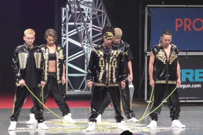 Ta ekipa rozwaliła system na scenie. Widownia oszalała po ich występie 