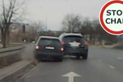 Utrata prawka i 4 tys. zł grzywny za próbę zepchnięcia Golfa z drogi