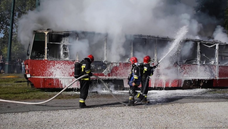 Wtopa strażaków. Miała być symulacja, a wyszedł prawdziwy pożar tramwaju