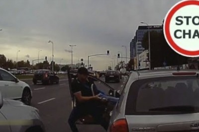 Seba wyskoczył z auta i zaatakował kierowcę na ulicy w Warszawie