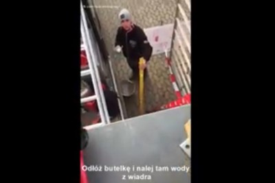 Kolejny świeżak na budowie. Młody dostał swoje pierwsze zadania