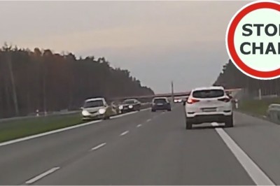 O krok od czołówki na DK17. Kierowca nie widział znaków